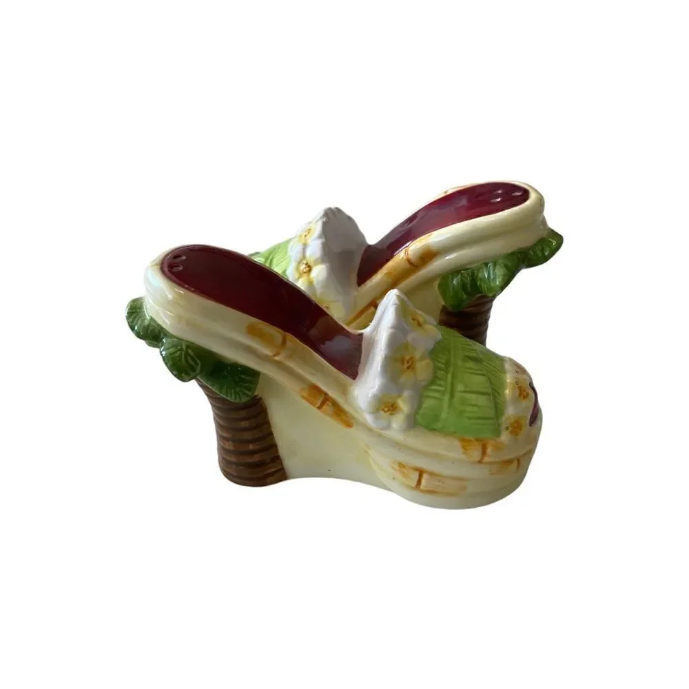 EUC Pelzman Vandor 2000 Wedge Heel Sandal Slide Hand Made Salt & Pepper Shakers